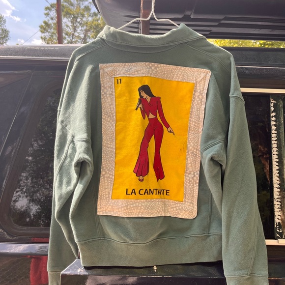 Universal Thread Green Sweatshirt with Graphic Patch - Picture 1 of 6